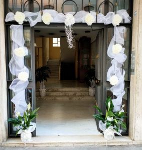 Addobbo per matrimonio uscita abitazione - immagine 2