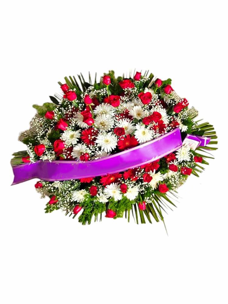 Featured image for “Cuscino funebre gerbere bianche”
